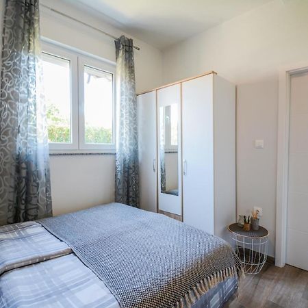 Apartment Piccolo For 2 Zadar Exterior photo