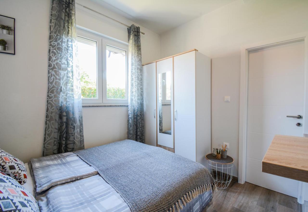 Apartment Piccolo For 2 Zadar Exterior photo