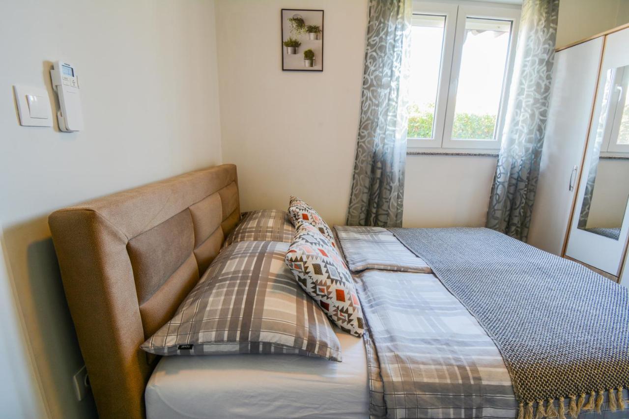 Apartment Piccolo For 2 Zadar Exterior photo